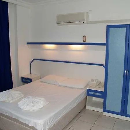 Atlantis アパートホテル 3*